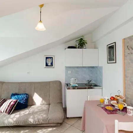 Apartment Bell Memories- Studio With Terrace And Street View...